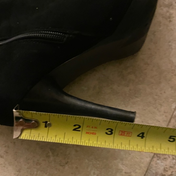 Boots - Picture 6 of 8